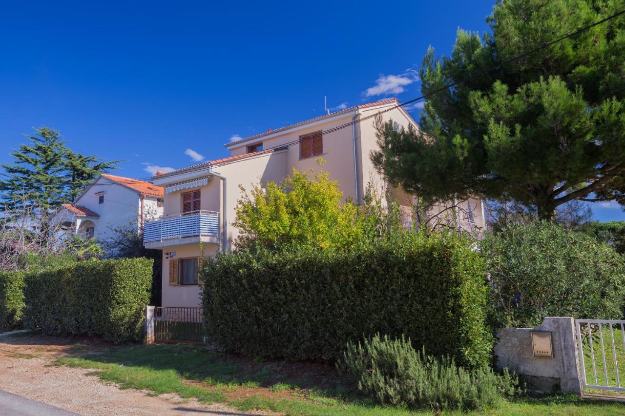 Mladen Apartment Medulin Exterior photo
