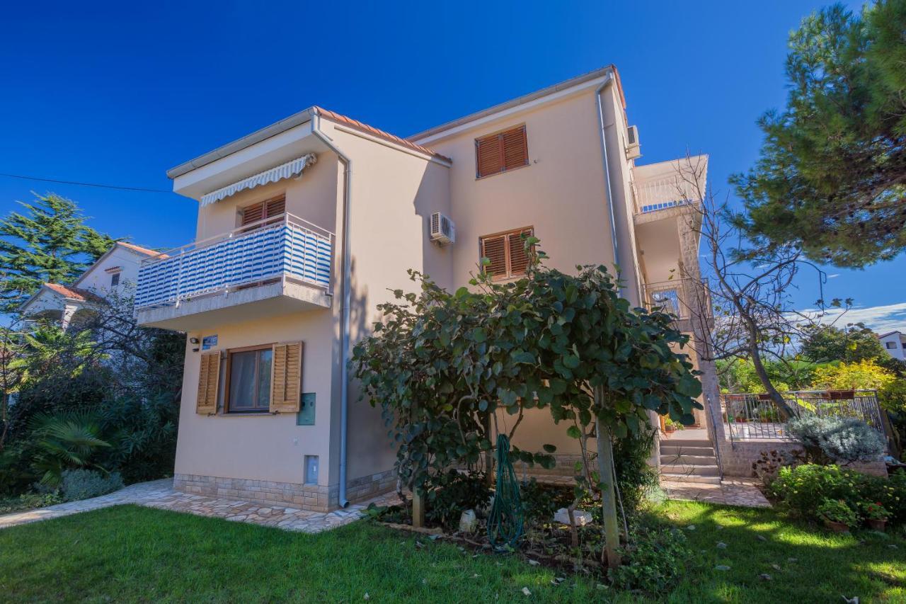 Mladen Apartment Medulin Exterior photo